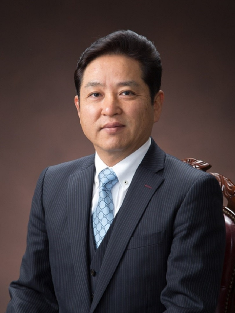 橋本校長先生 校長室用.jpg