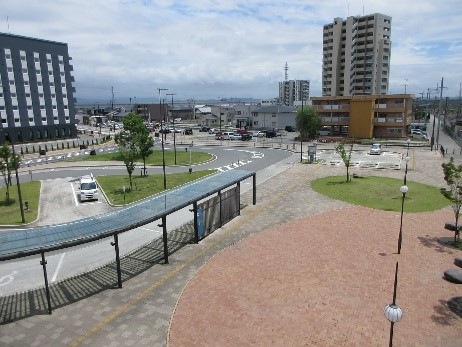 着手前の東口駅前広場の様子