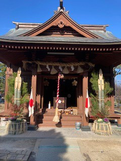 門松が建てられた神社の写真